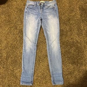 Mudd light wash skinny jeans